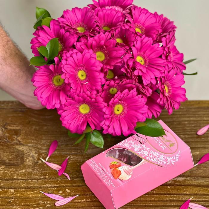 20 Gerbera Daisy stems with Lindt Strawberries and Cream Chocolate - Flower Guy