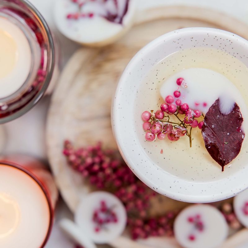 Stoneglow Fire – Red Pepper & Cardamom Botanical Soy Wax Melts - alternate view